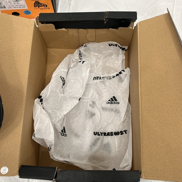 Adidas Ultraboost 21 Women’s 8 - Picture 2 of 9
